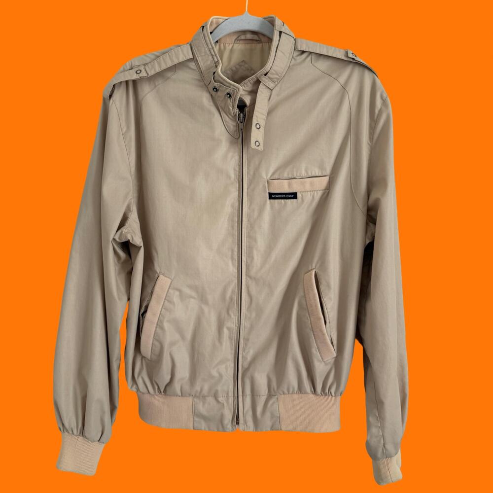 80's vintage khaki members only streetwear windbreaker jacket Size 40
